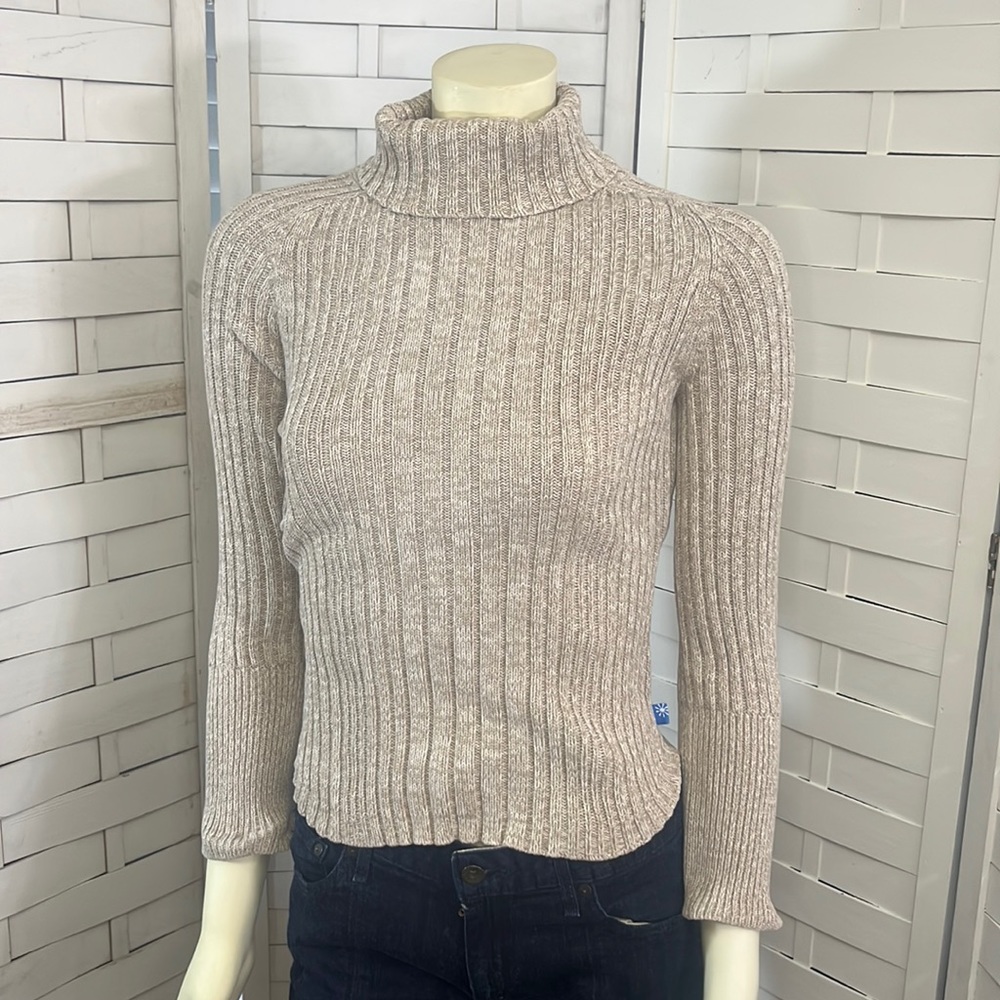DeLia’s 100%cotton oatmeal ribbed turtle neck sweater size m